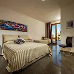 Thalia * Castellammare del Golfo